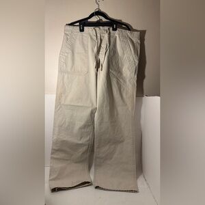 GAP Men's Light Tan Cargo Pants